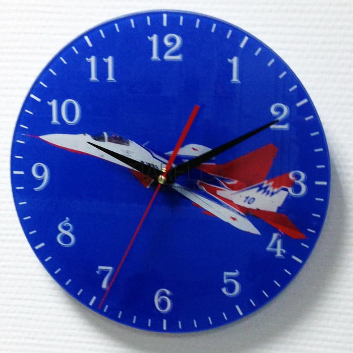 Часы самолет движущиеся. Часы настенные авиационные. Настенные часы ВВС. Часы настенные брендированные. Часы с логотипом компании.